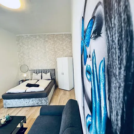 Lovely Apartment In Jaegerstrasse Area Js4