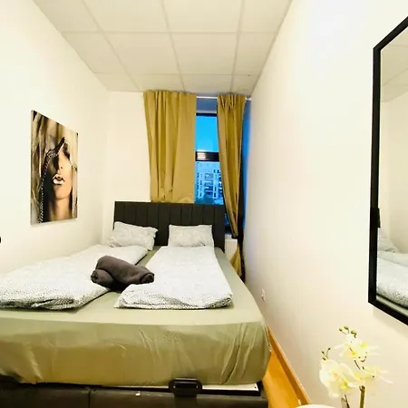 Sweet 3-Bedroom Shared Apartment In A Quiet Neighborhood