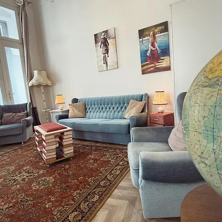 Schonbrunn Classic Apartment Contactless Check In