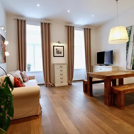 Apartament Bright & Chic Downtown Hideaway