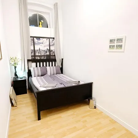 Comfortable Rooms In Lugner City Area He