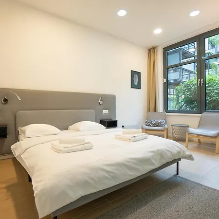 Comfort Studio with Queen-Size Bed, Self Check-in
