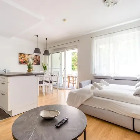Cozy Apartment In Quiet Area With Balcony And Parking