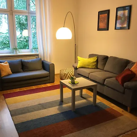 Gemuetliche Ruhige Altbauwohnung Naehe Hauptbahnhof Und City