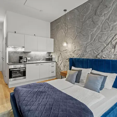 Apartament Fast Wifi - 3 Min Walk To Metro - On-Site Parking For 19,90 Eur