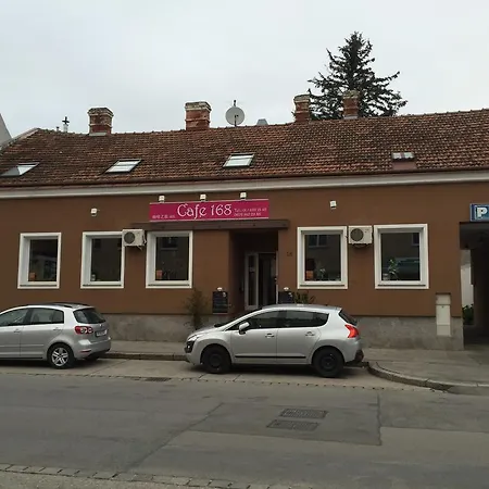Cafe 168 Bed & Breakfast