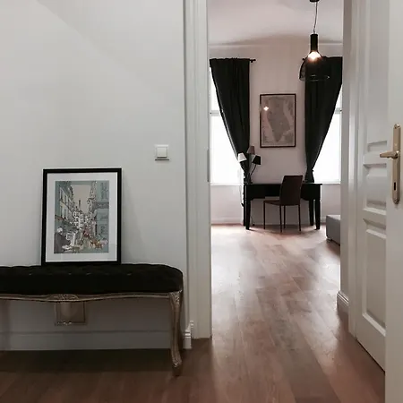 Square7 Apartments