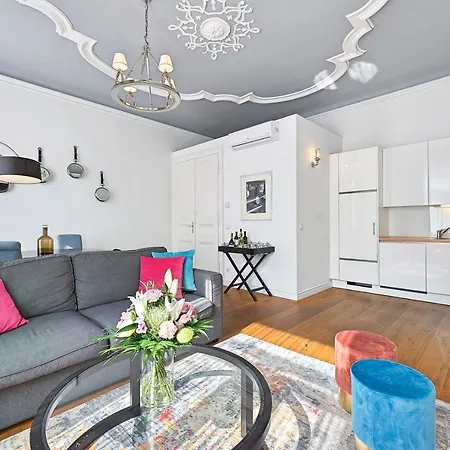 6 Rooms - 1070