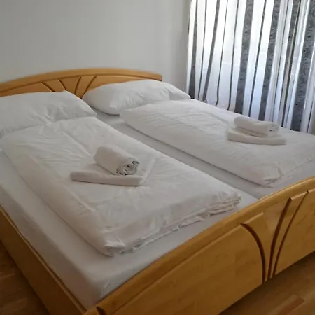 Goldfisch Apartment Taborstrasse