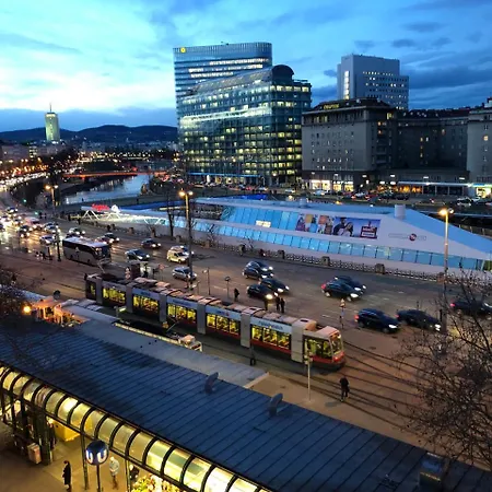 Ferienwohnung Living Schwedenplatz