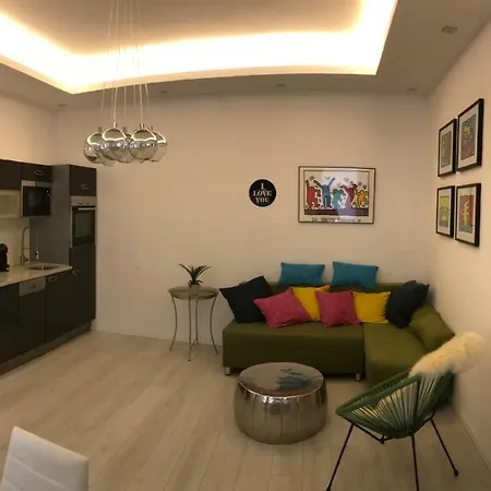 Modern City Apt, Next To Metro