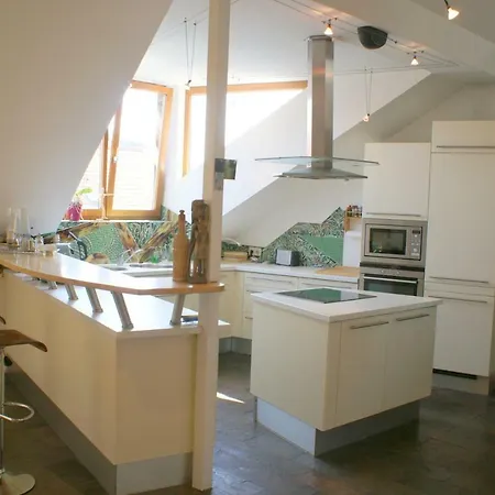 Grosse Dachwohnung Mit Terrasse Und Wintergarten
