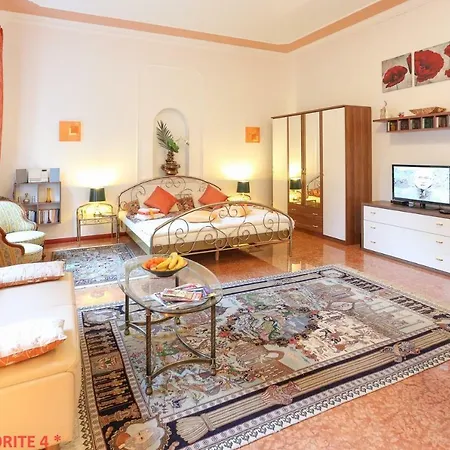 *Viennafavorite* Hotel