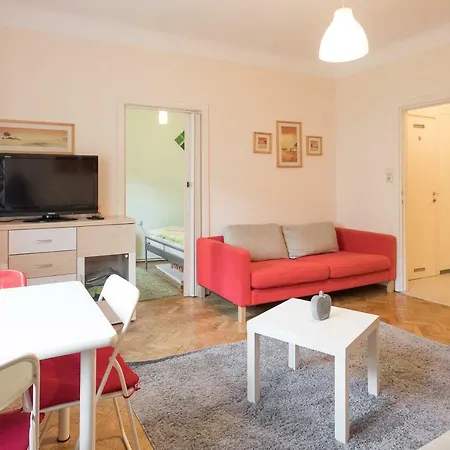 Cozy And Quiet Flat - 12 Min To Center Apartment