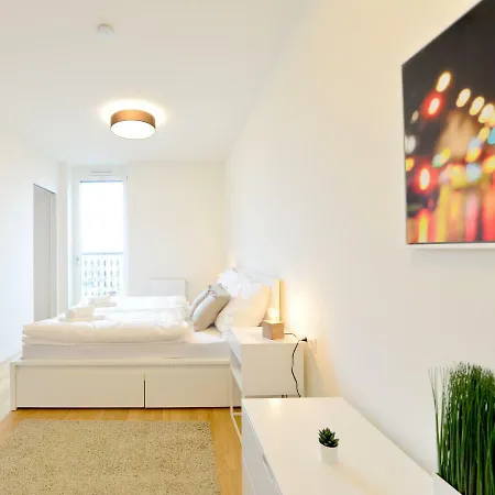 Self-Check-In With View & Free Parking Apartment