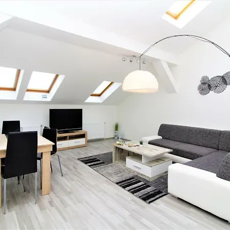 Gold: Penthouse Apartment Volkertmarkt