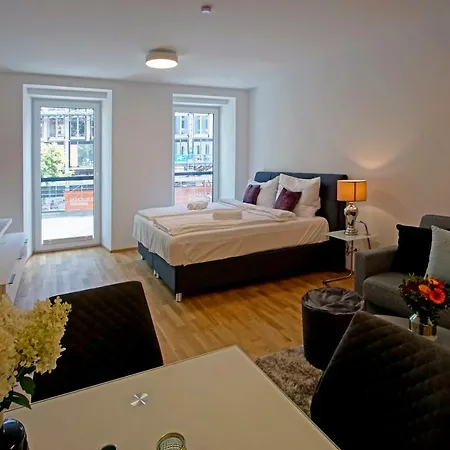 English Theater Apartment At Rathaus