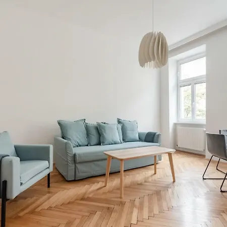 Universum Apartment 2