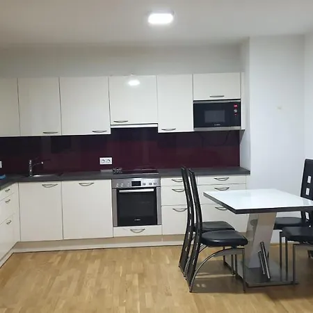 City Gate Apartment, U1 Metro Station, Vienna