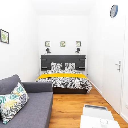 Radiant Premium Apartments - Central
