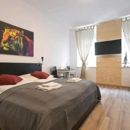 Apartment, Modern Und Neu Renoviert